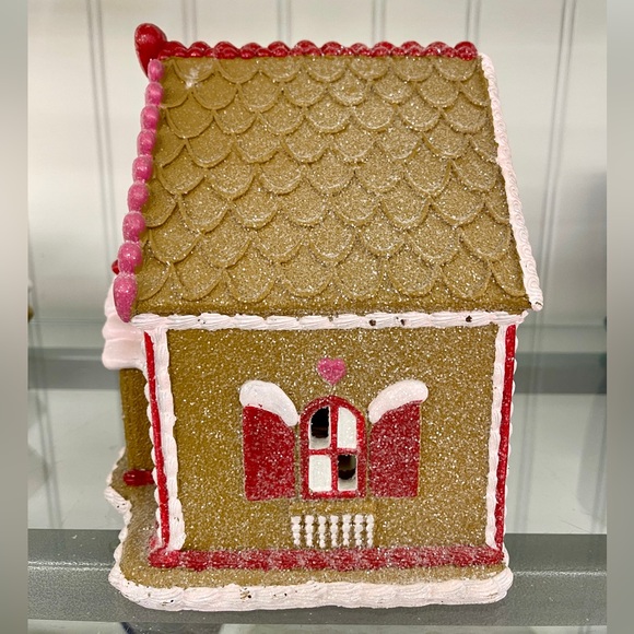Valentine Gingerbread Red and Pink Heart Glitter House LED Light up NWT - Picture 2 of 5
